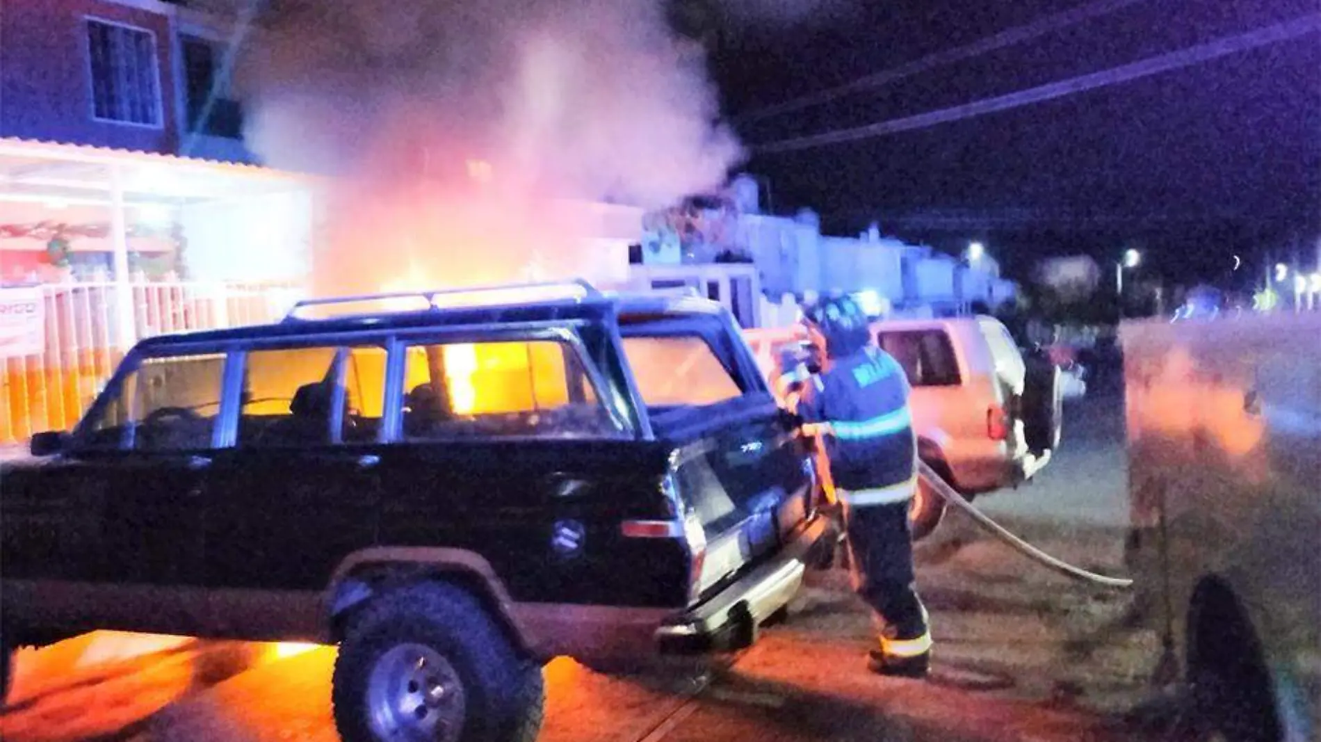 Incendio vehiculo la paz pedregal